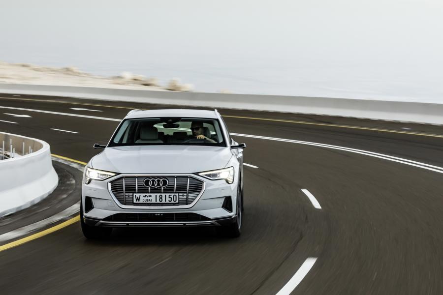  Audi e-tron 55 Quattro 2019 года  (WW) (фото 261 из 452)